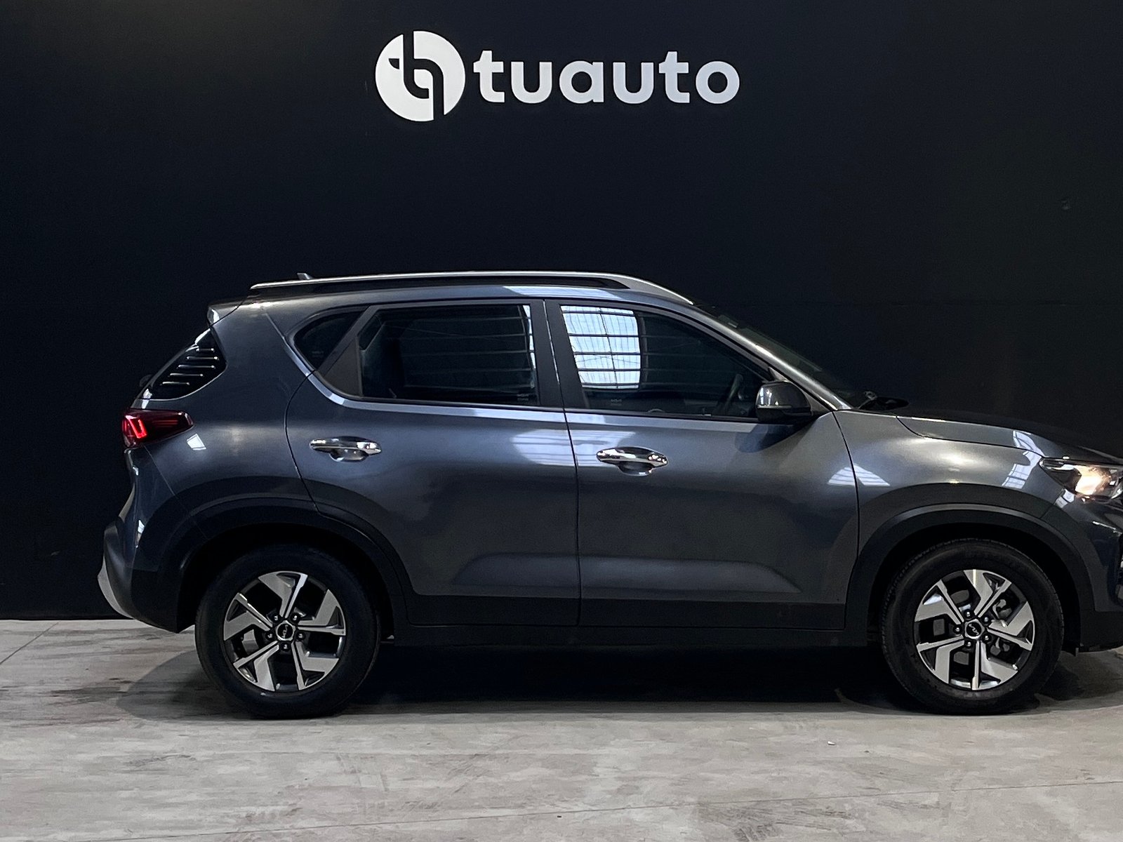 Kia SONET EX 1.5 MT 2022 - Foto 3 de 19