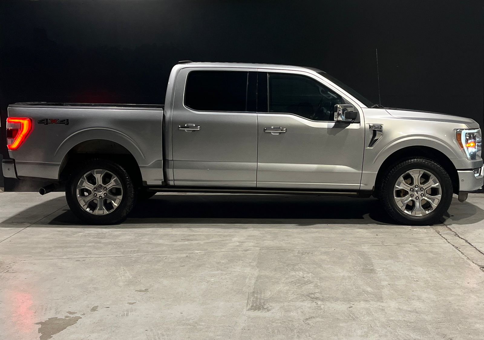 Ford F-150 PLATINUM 4X4 3.5 AUT 2022 - Imagen 3 de 19