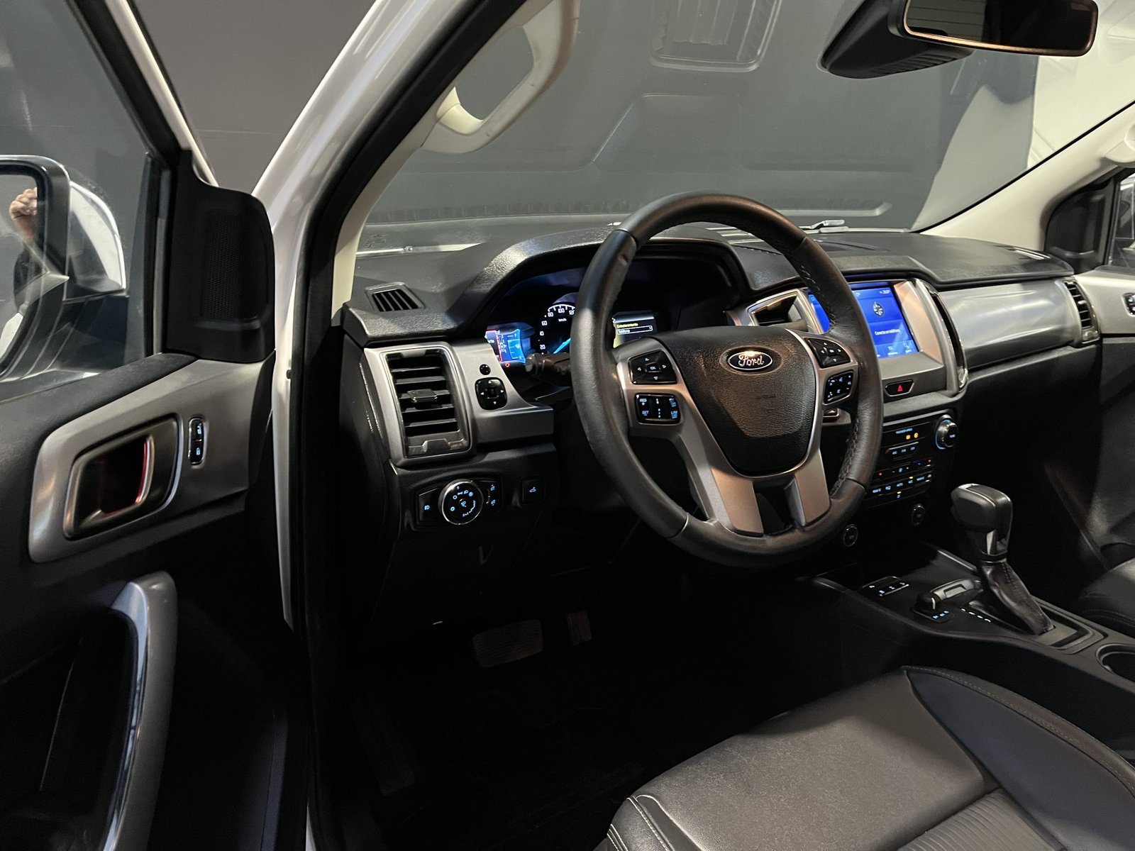 Ford RANGER LIMITED DCAB 4X4 3.2 AUT 2022 - Imagen 12 de 19