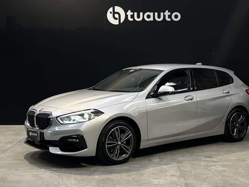 BMW 118I HATCHBACK 1.5 AUT 2022 - Imagen 8 de 19