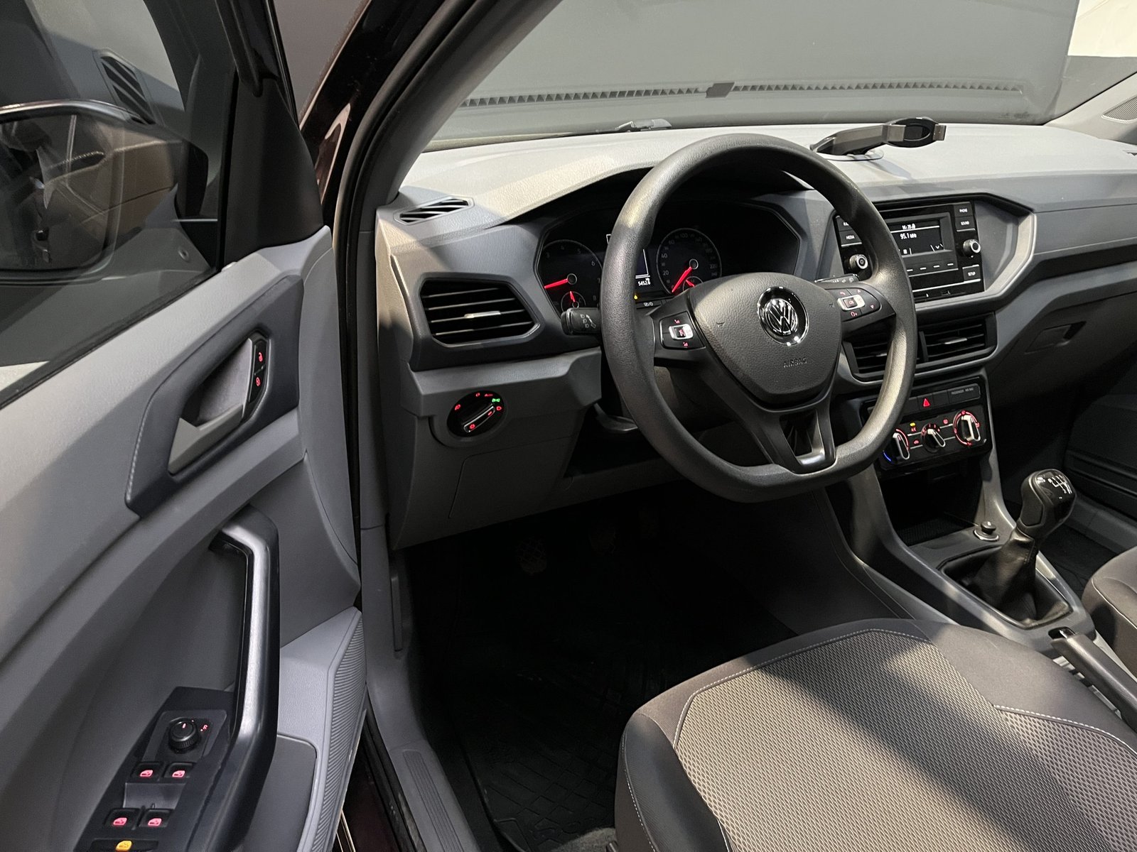 Volkswagen T-CROSS TRENDLINE 1.6 2020 - Imagen 12 de 19