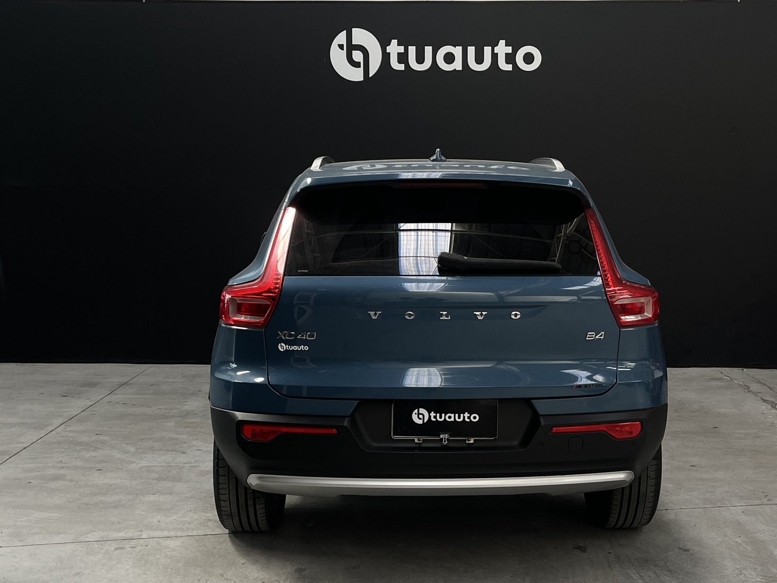 Volvo XC40 B4 PLUS 2.0 AUT 2024 - Foto 5 de 17