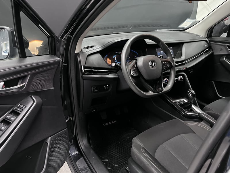 Changan CS15 HB 4X2 1.5 COM 2025 - Imagen 12 de 19