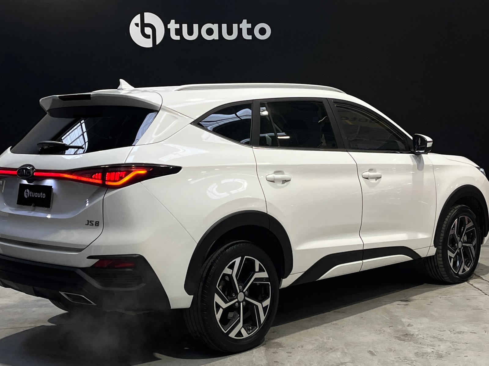 JAC JS8 LUXURY 1.5 AUT 2023 - Foto 4 de 19