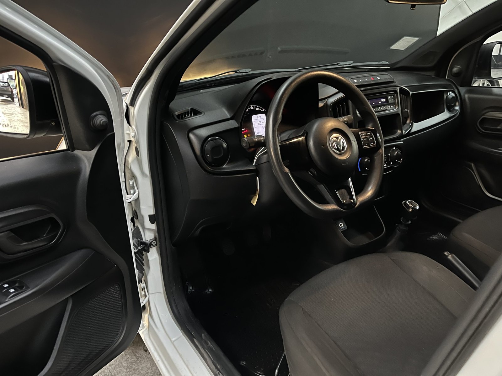 RAM 700 SLT 1.4 MT 2022 - Imagen 10 de 18