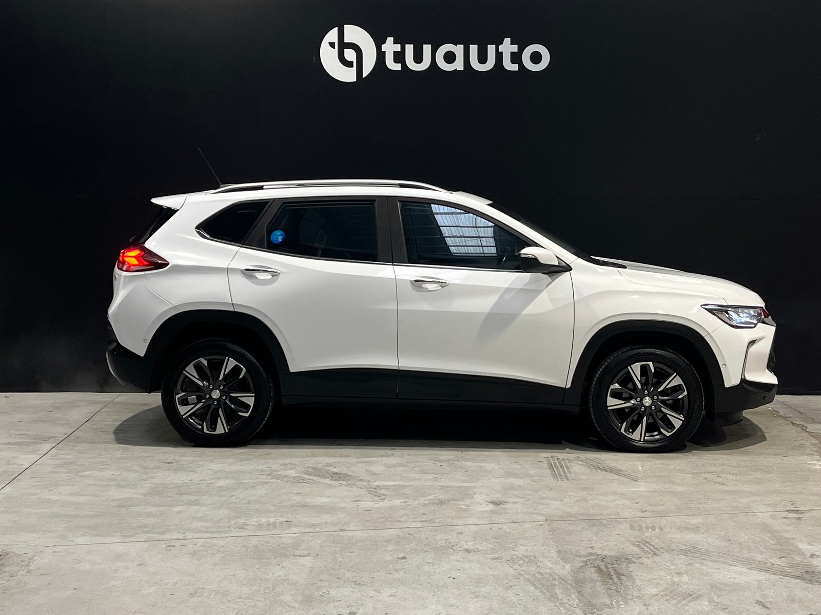 Chevrolet TRACKER PREMIER 1.2T AUT 2021 - Foto 3 de 20