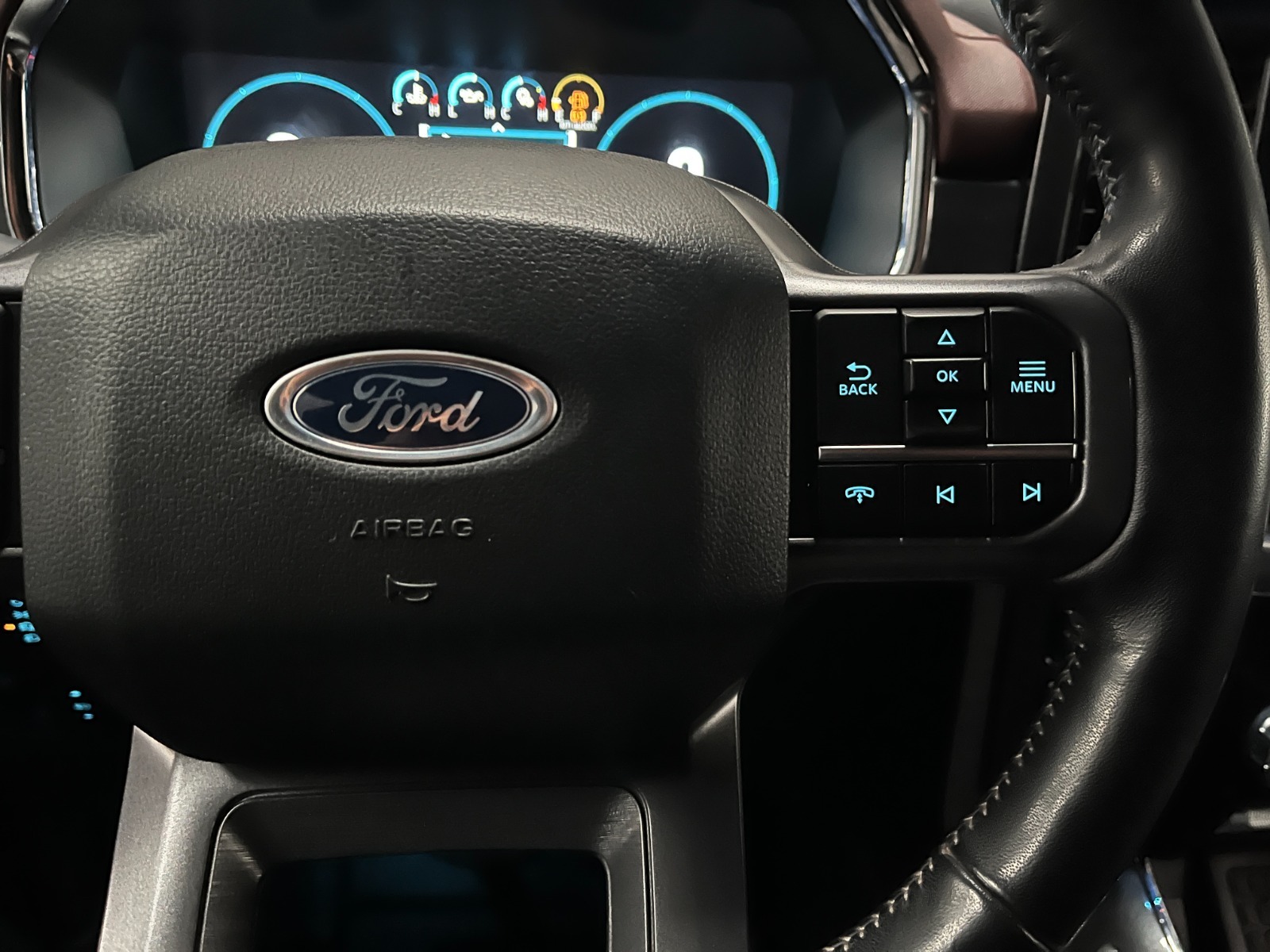 Ford F-150 LARIAT SPORT 4X4 5.0L AUT 2024 - Imagen 16 de 19