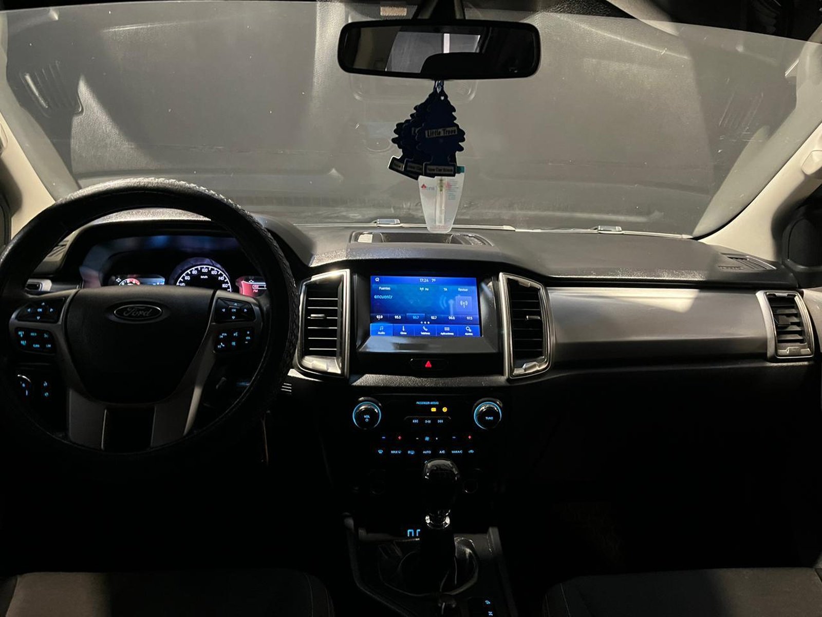 Ford RANGER XLT 4X4 MT 3.2 2023 - Imagen 11 de 14