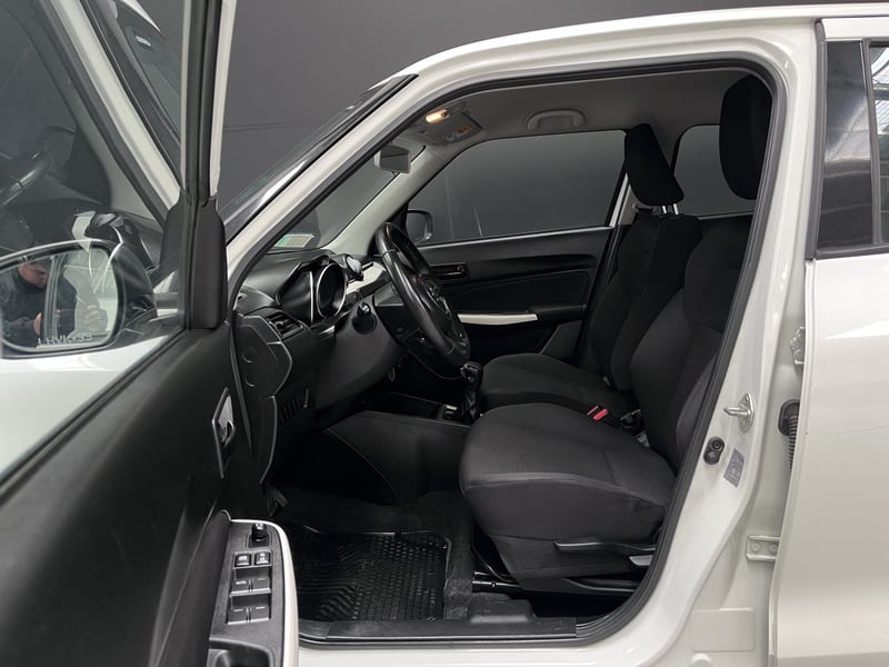 Suzuki SWIFT GLS HB 1.2 AUT 2019 - Imagen 8 de 16