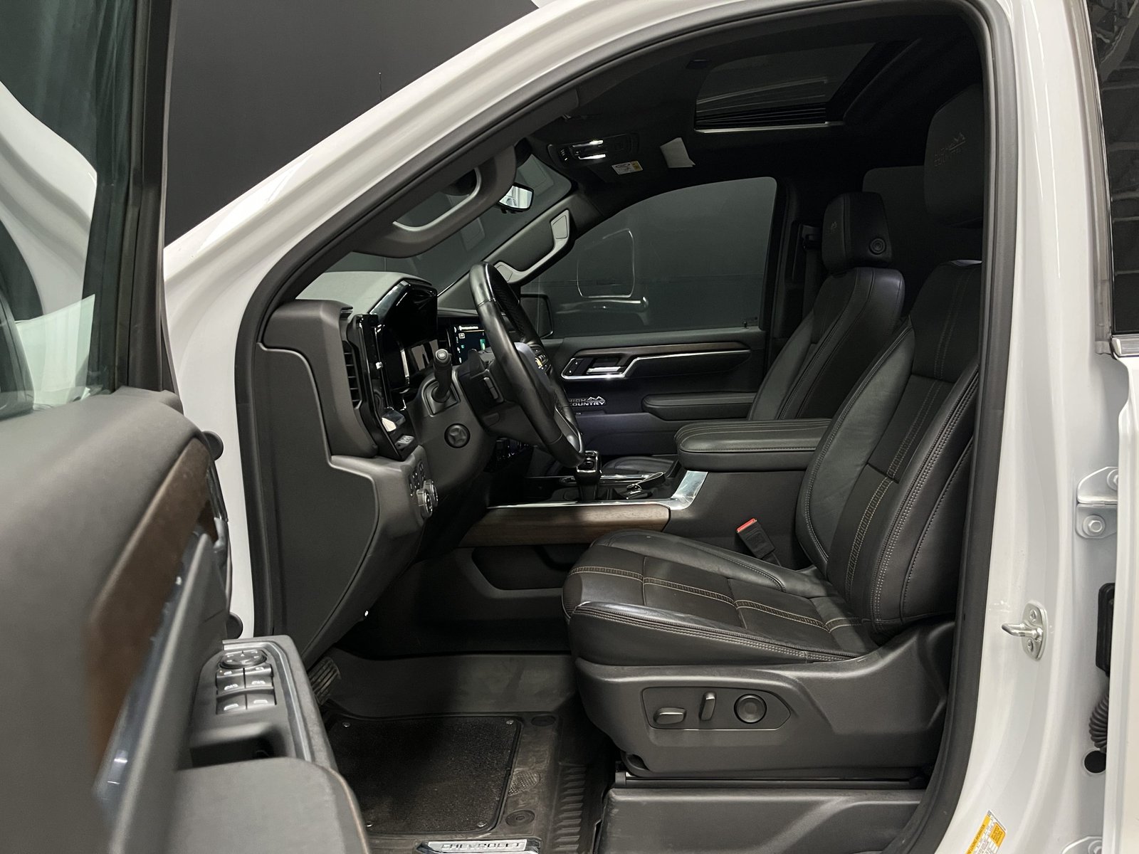 Chevrolet SILVERADO 4X4 3.0L AUT HIGH COUNTRY 2025 - Imagen 9 de 18