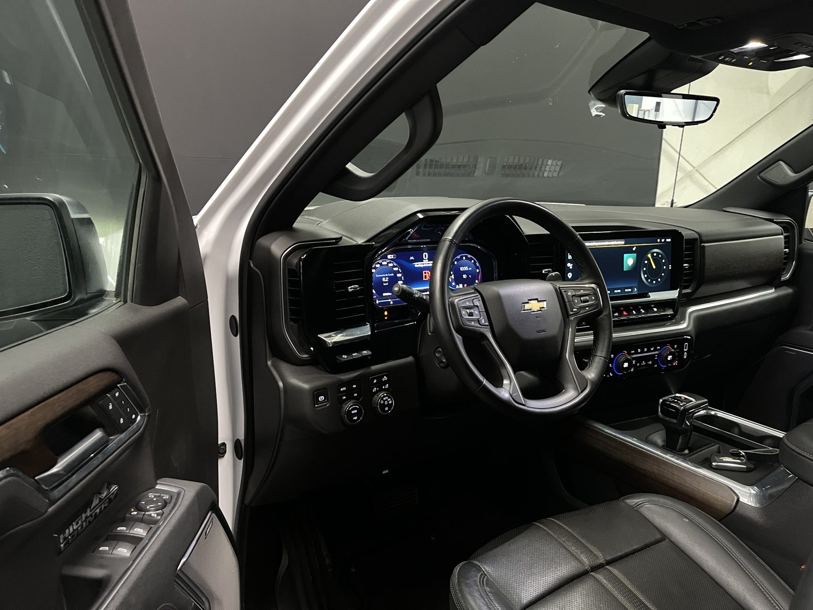 Chevrolet SILVERADO 4X4 3.0L AUT HIGH COUNTRY 2025 - Imagen 12 de 18