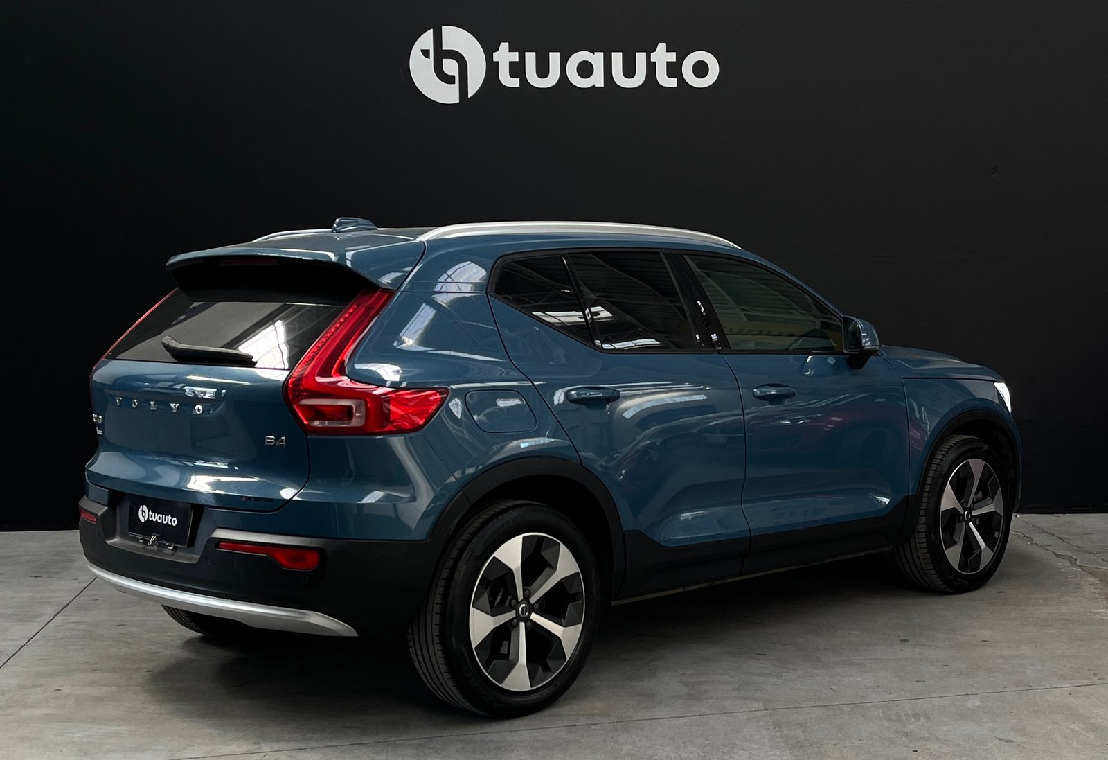 Volvo XC40 B4 PLUS 2.0 AUT 2024 - Imagen 4 de 17
