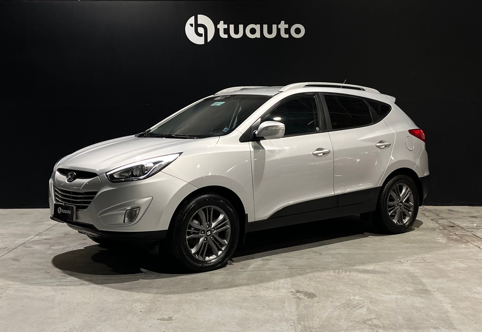 Hyundai TUCSON GL 2.0 MT 2015 - Imagen 8 de 18