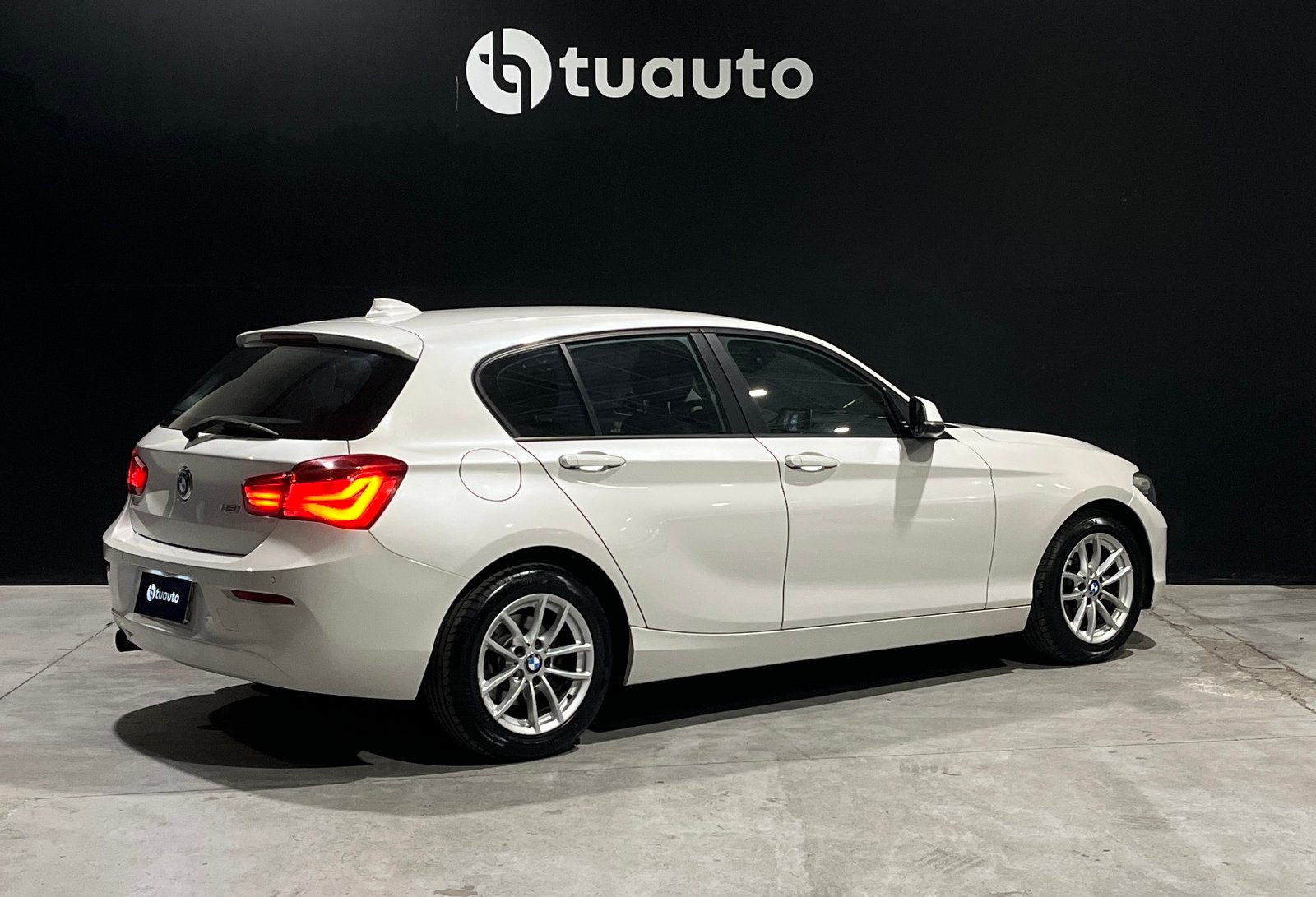BMW 118 I LCI 1.5 AUT 2017 - Imagen 3 de 19