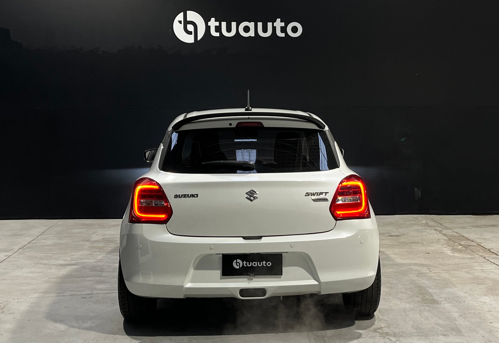 Suzuki SWIFT GLX HB 1.0 2018 - Foto 5 de 19