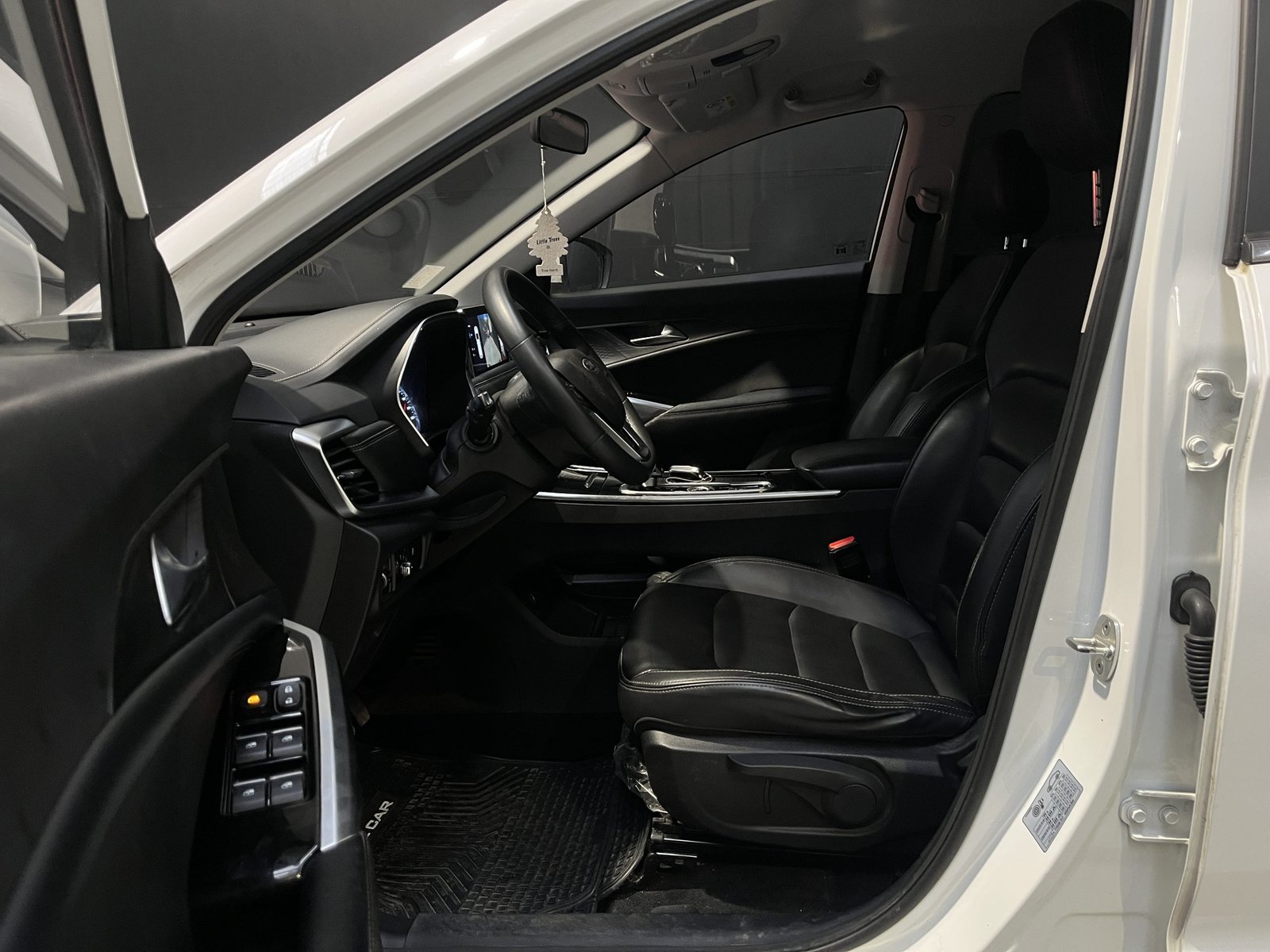 JAC JS8 LUXURY 1.5 AUT 2023 - Imagen 18 de 19