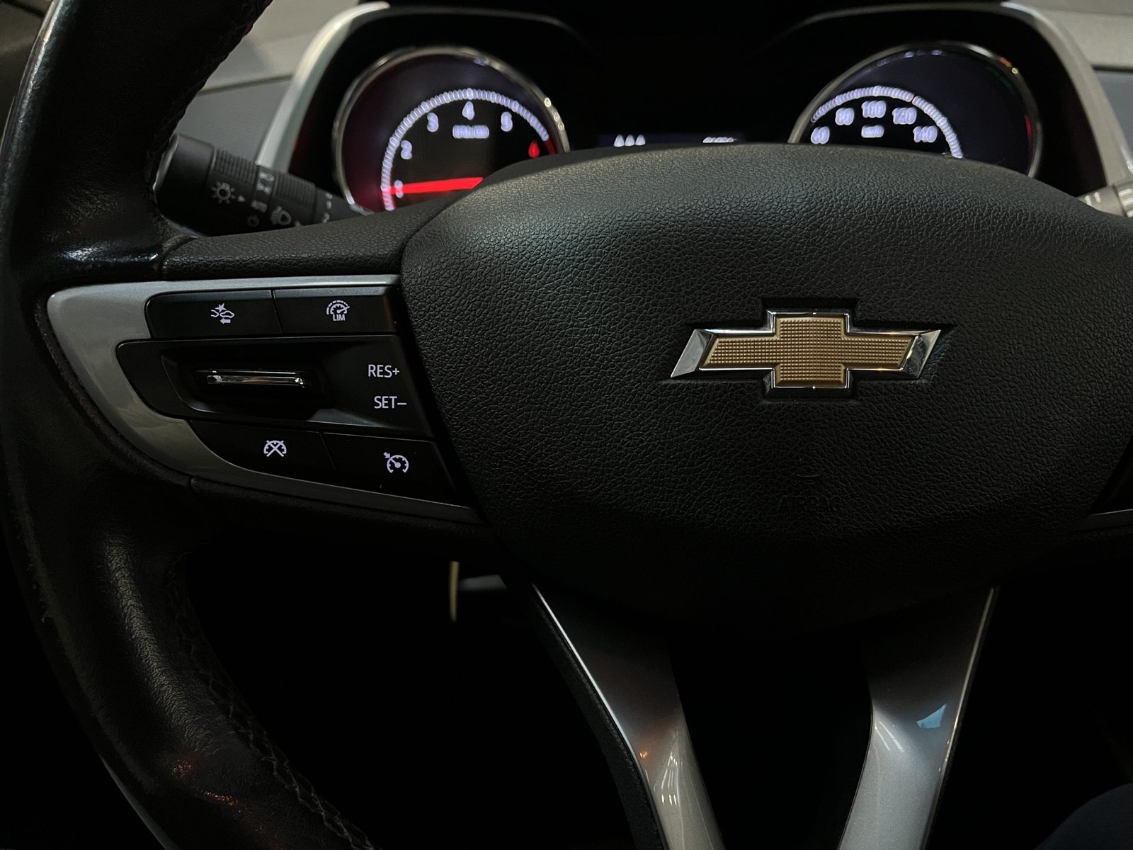 Chevrolet TRACKER PREMIER 1.2T AUT 2021 - Imagen 19 de 20