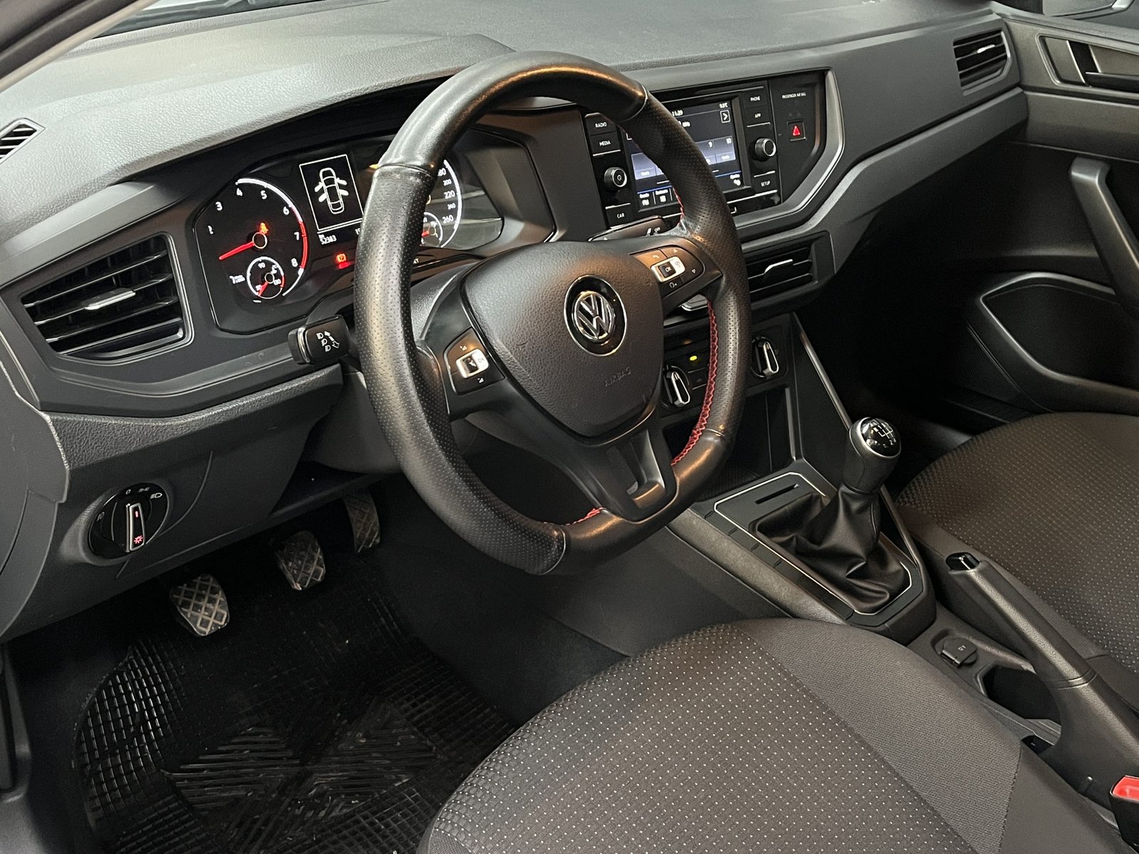 VOLKSWAGEN VIRTUS 1.6 TRENDLINE MT 2023 - Imagen 18 de 20