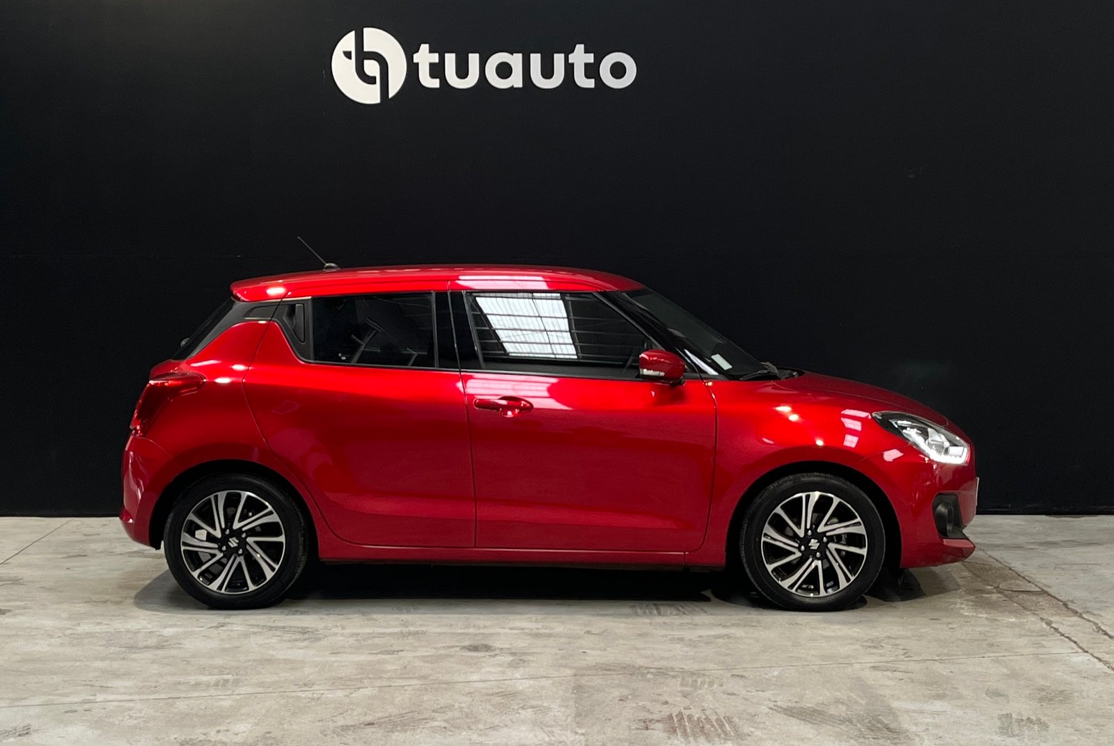 Suzuki SWIFT DIT HB 1.0 MT 2023 - Imagen 3 de 18