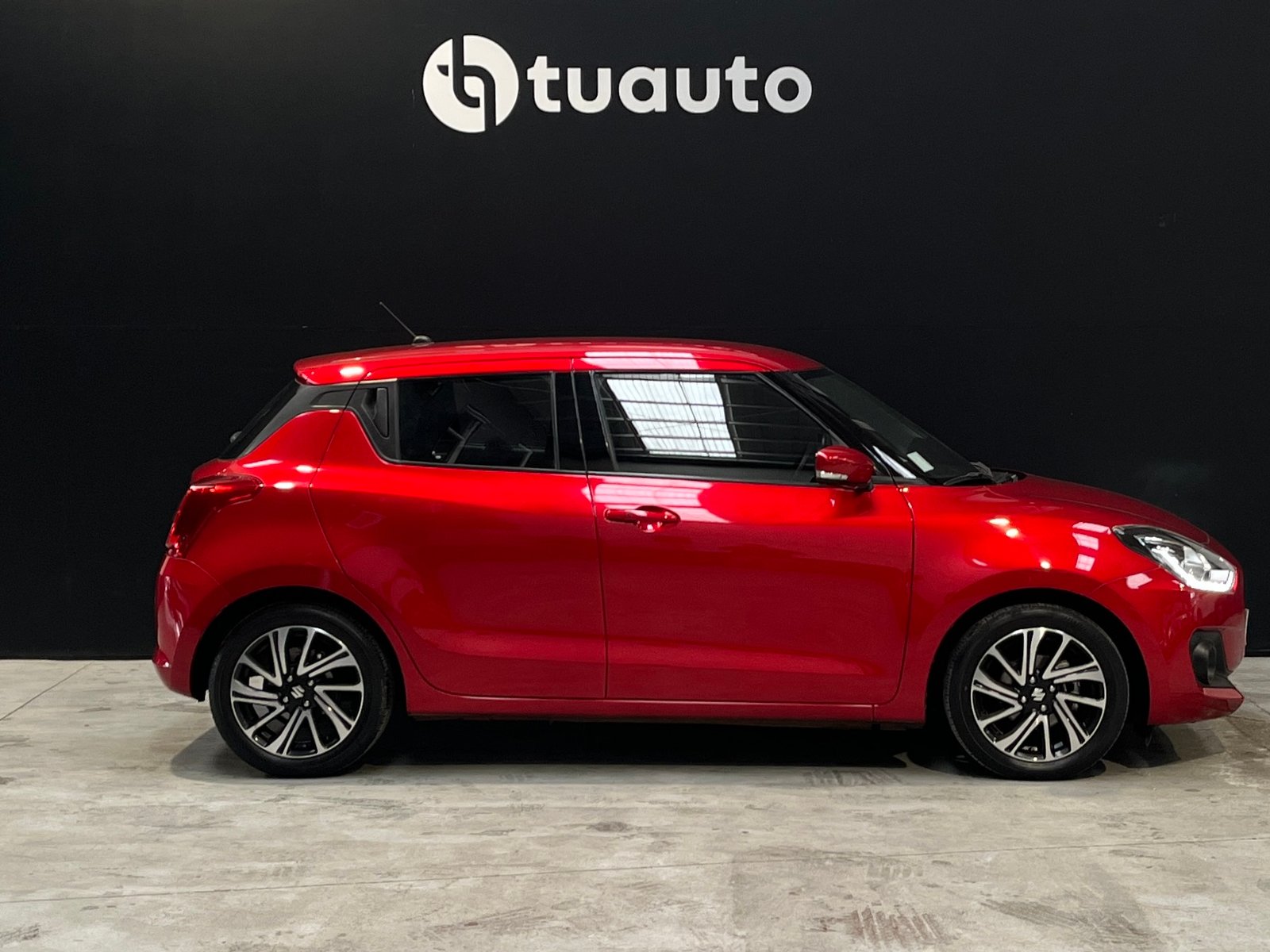 Suzuki SWIFT DIT HB 1.0 MT 2023 - Foto 3 de 18