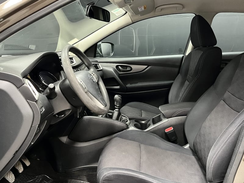 Nissan QASHQAI 2.0 SENSE MT 2015 - Imagen 17 de 18