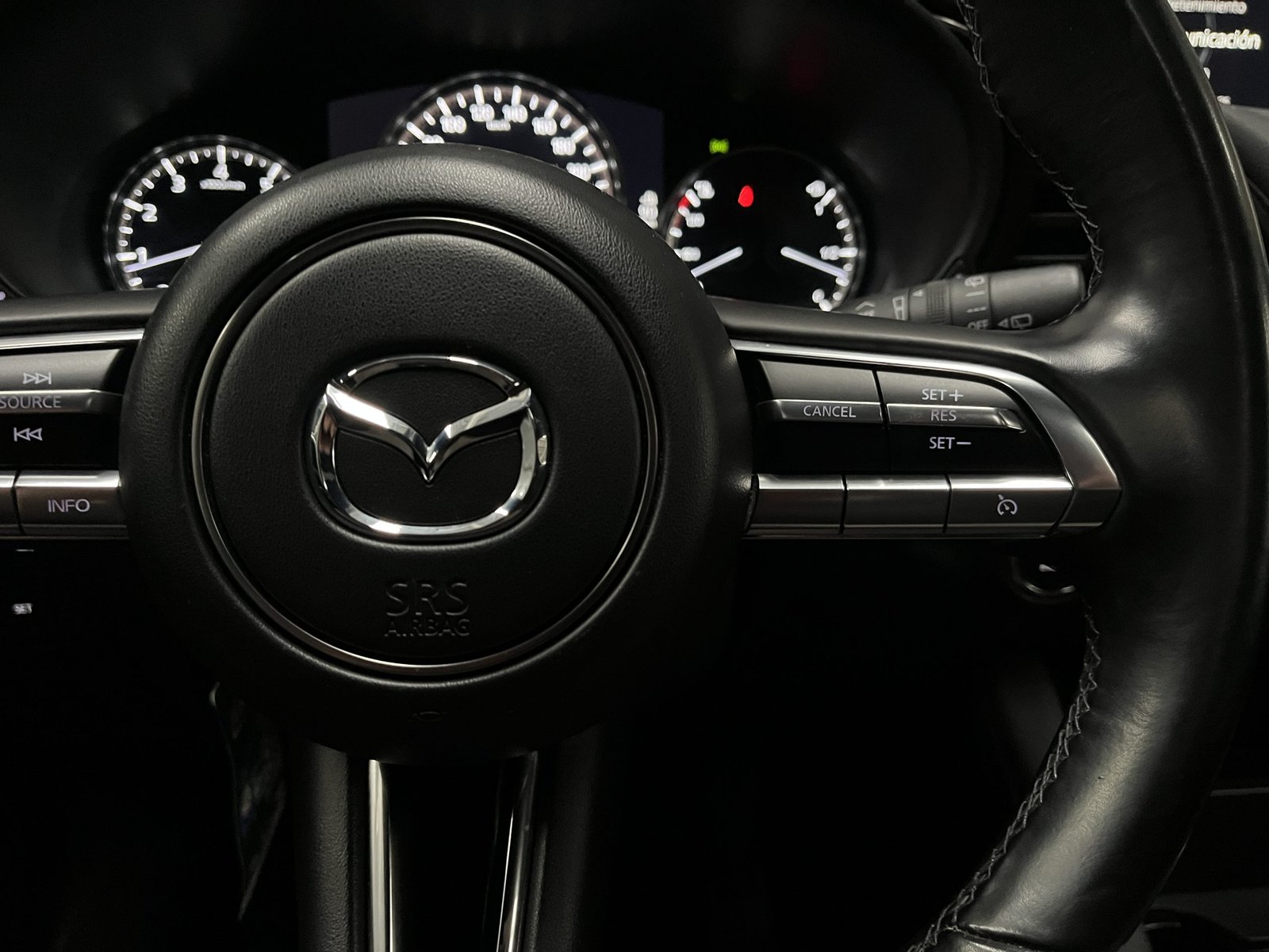 Mazda 3 HB 4X2 2.5 AUT 2023 - Imagen 13 de 17