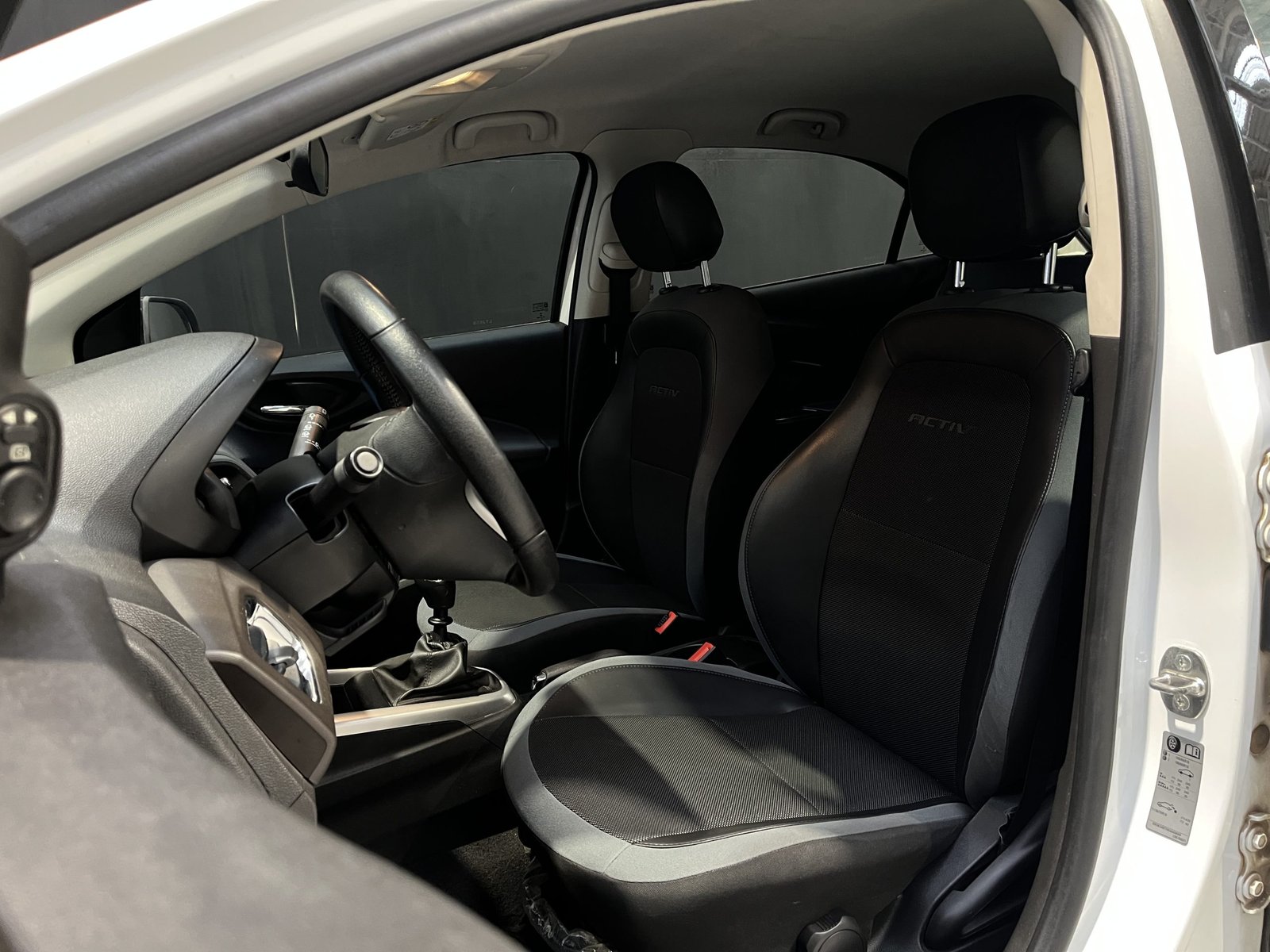 Chevrolet ONIX ACTIVE HB 1.4 MT 2020 - Imagen 11 de 19