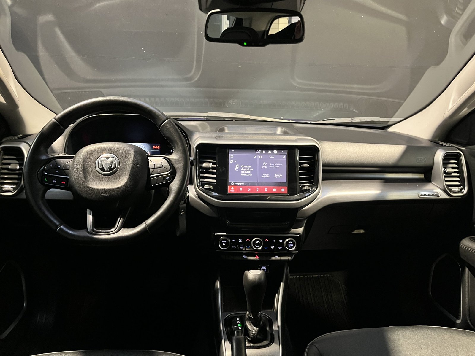 RAM 1000 BIG HORN FWD BZ 1.8 AUT 2024 - Imagen 15 de 19