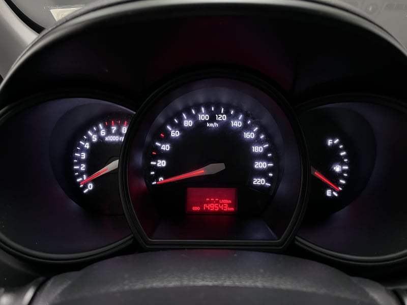 Kia RIO5 UB EX 1.4 MT 2013 - Imagen 15 de 17