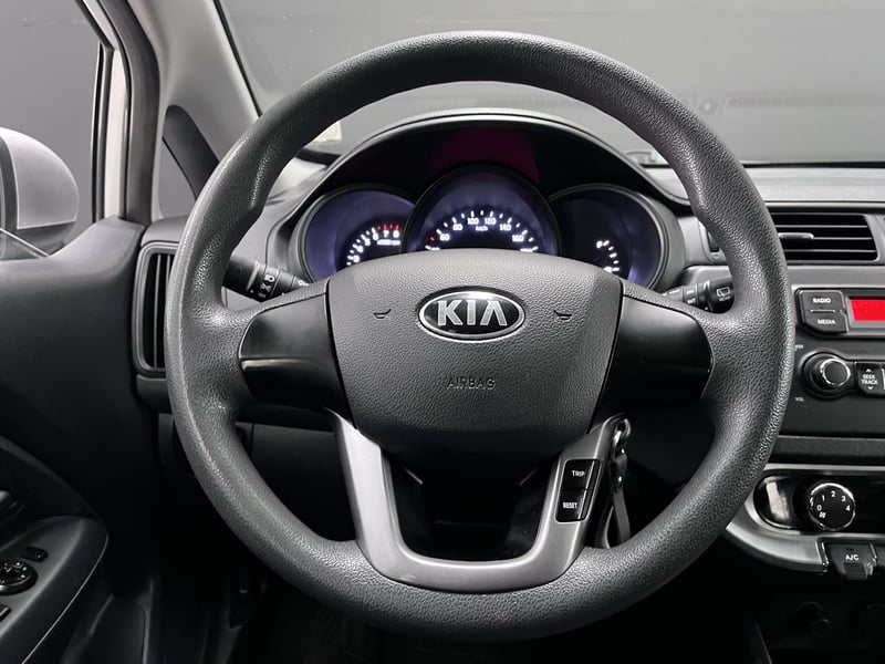 Kia RIO5 UB EX 1.4 MT 2013 - Imagen 14 de 17