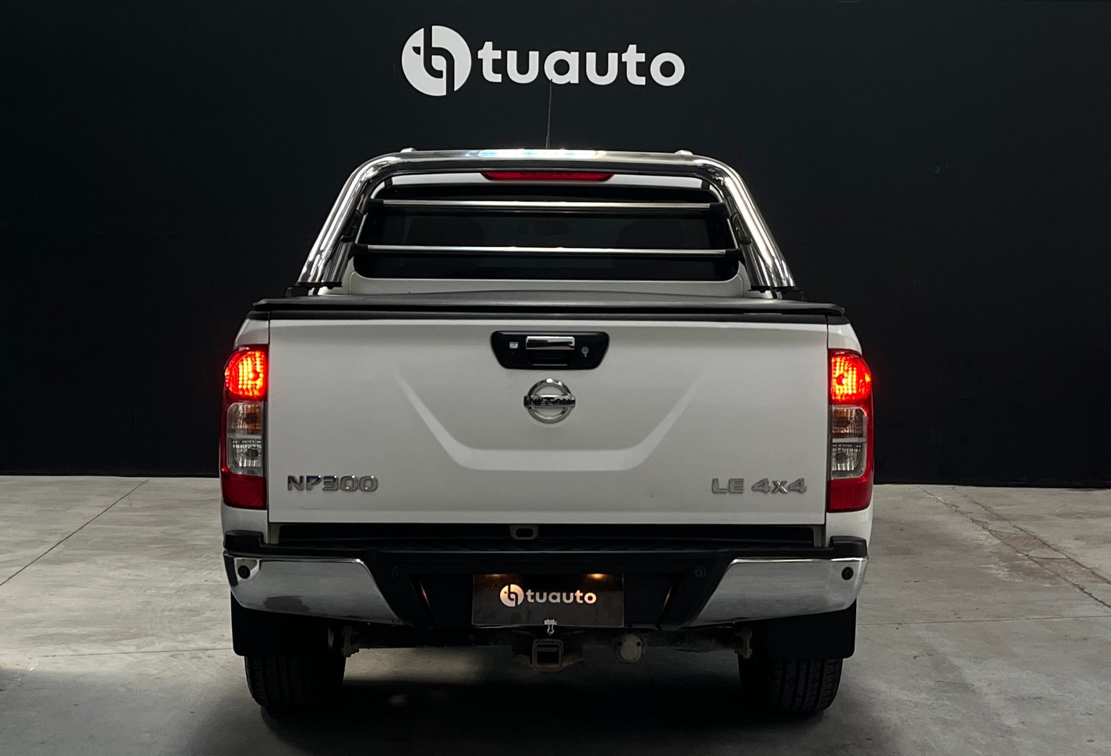Nissan NP300 DCAB LE 4X4 2.3 AUT 2017 - Imagen 5 de 18
