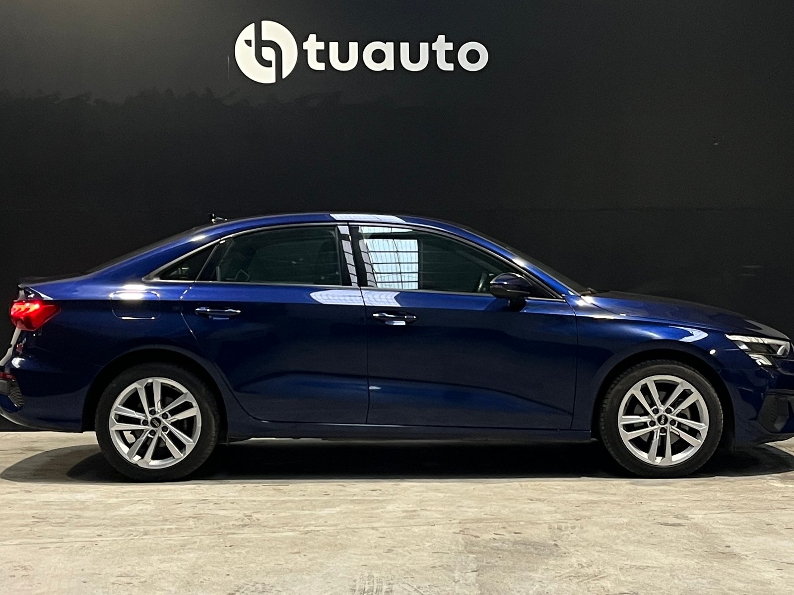 Audi A3 SEDAN 35 TFSI 1.4 AUT 2024 - Foto 3 de 16