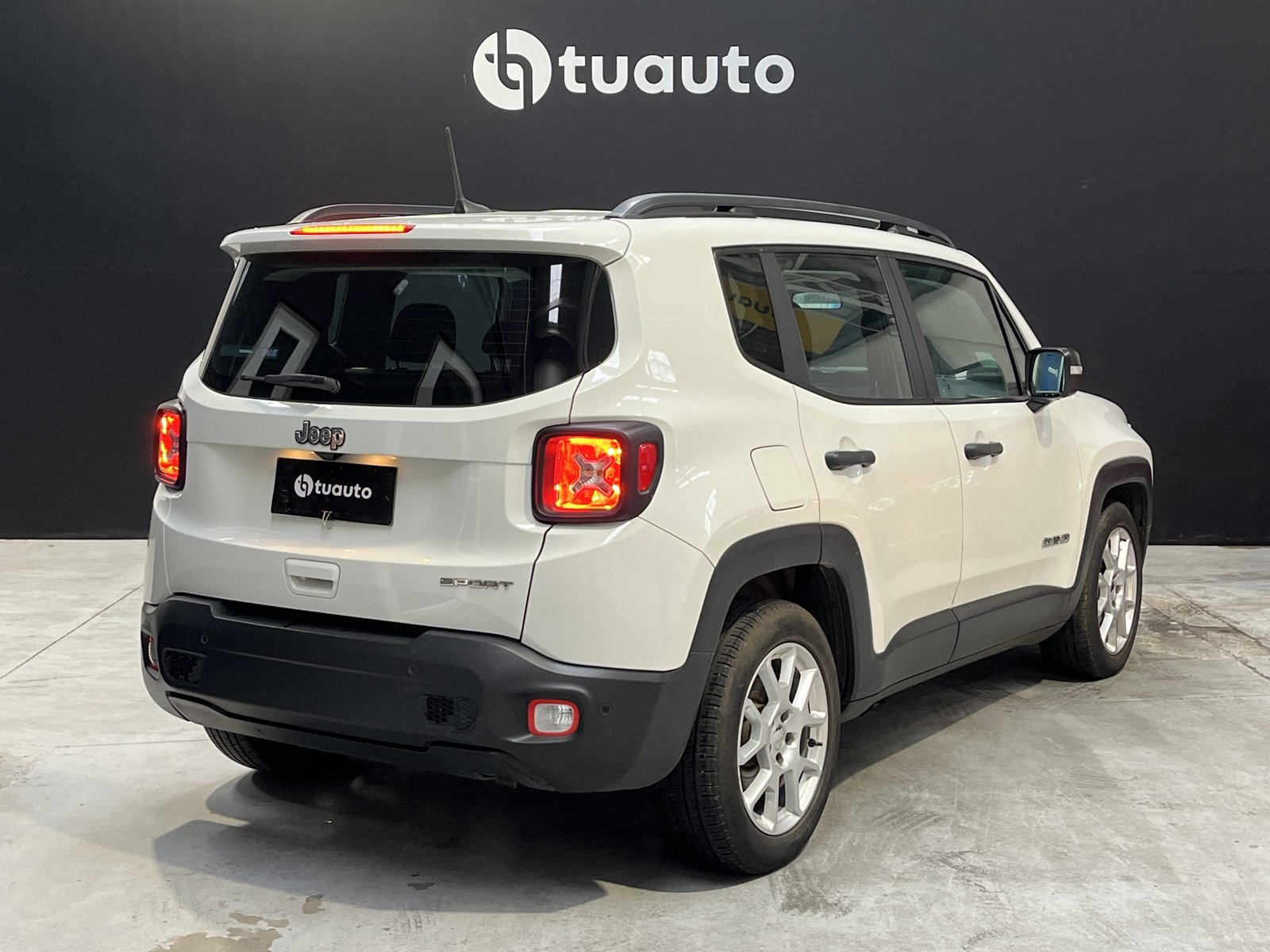 Jeep RENEGADE SPORT LX 1.8 AUT 2020 - Foto 4 de 18