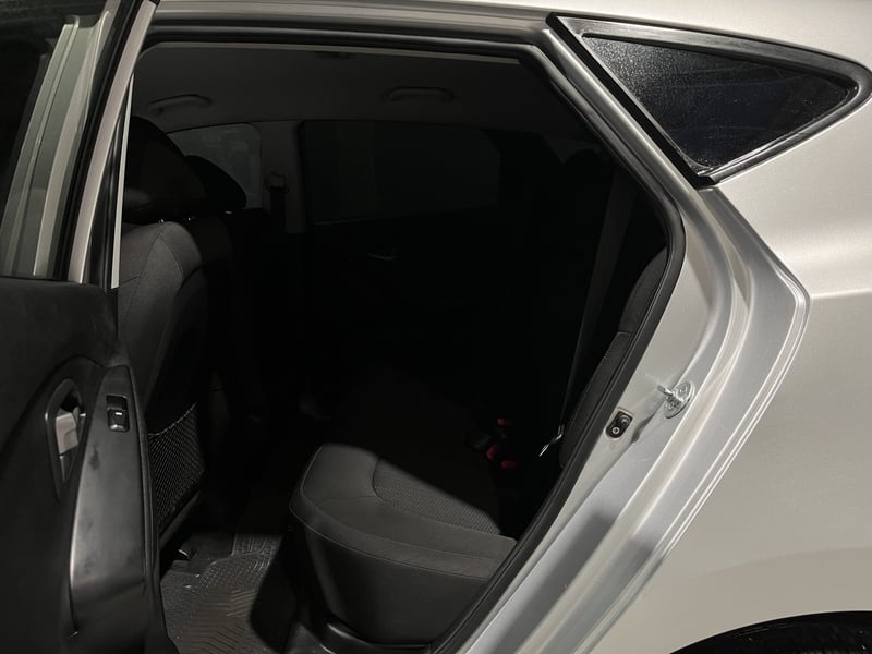 Hyundai TUCSON GL 2.0 MT 2015 - Imagen 10 de 18