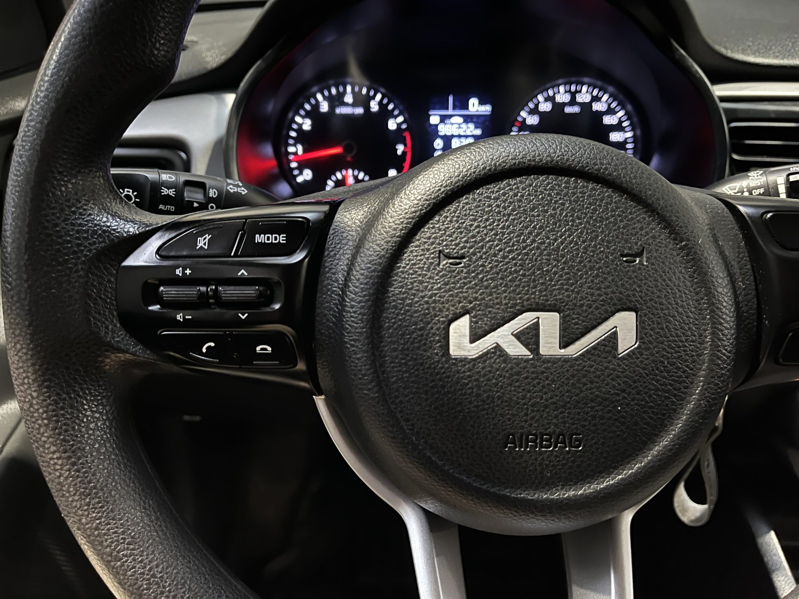 Kia RIO 5 1.4 LX MT 2022 - Imagen 15 de 19