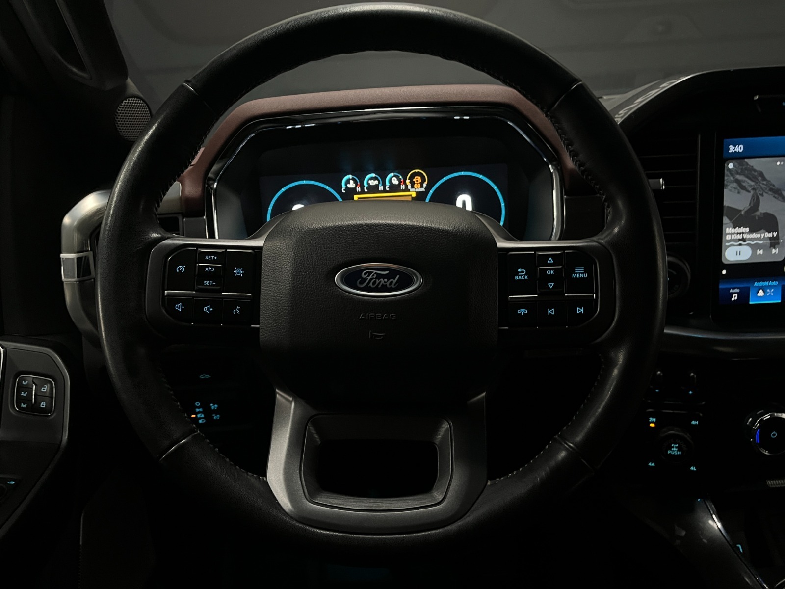 Ford F-150 LARIAT SPORT 4X4 5.0L AUT 2024 - Imagen 14 de 19