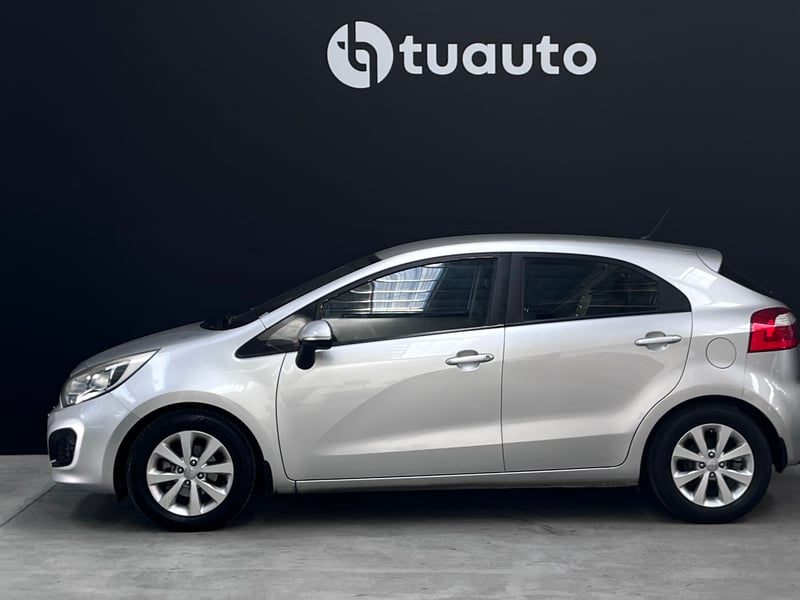 Kia RIO5 UB EX 1.4 MT 2013 - Imagen 7 de 17