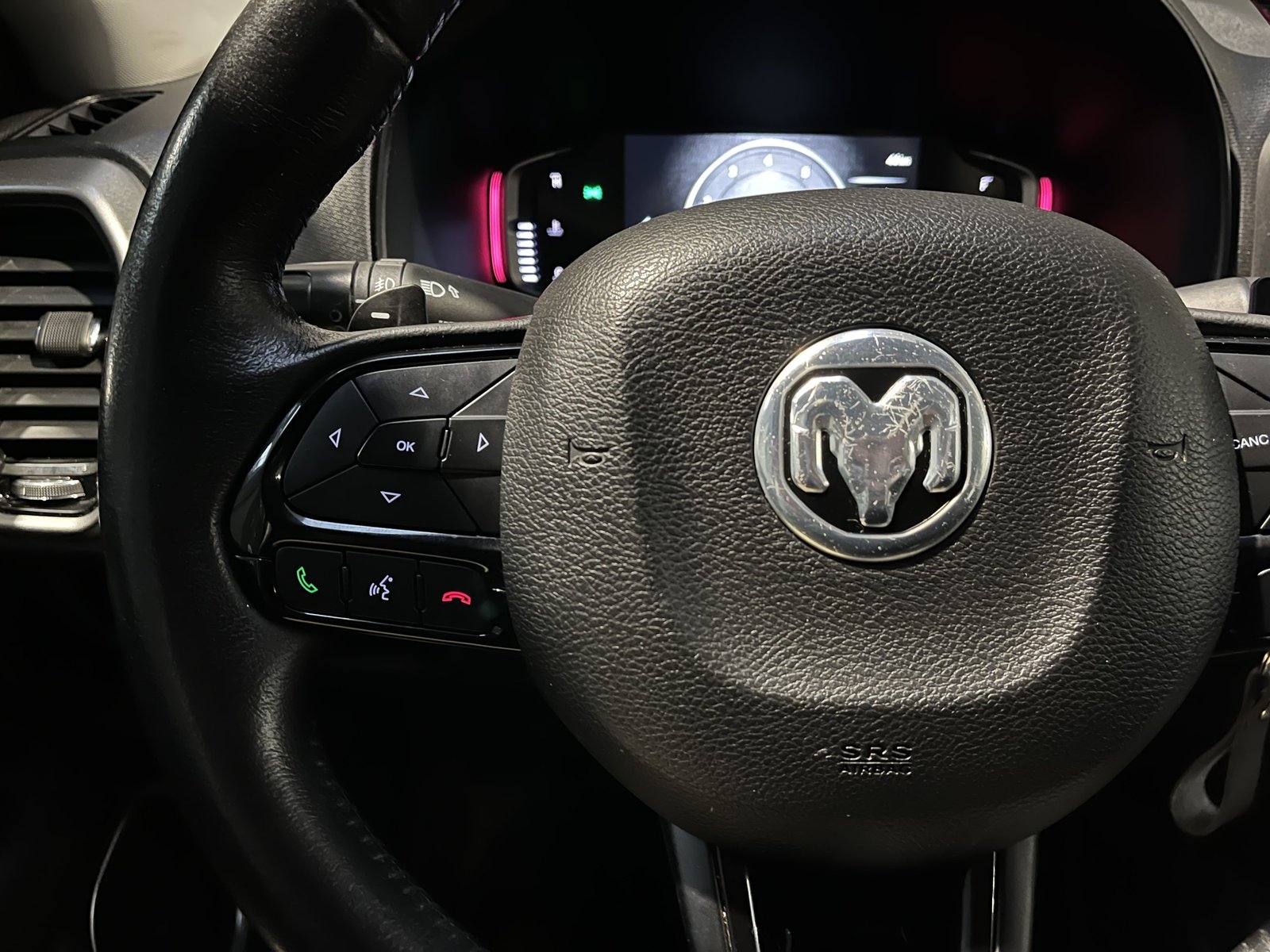 RAM 1000 BIG HORN FWD BZ 1.8 AUT 2024 - Imagen 13 de 19