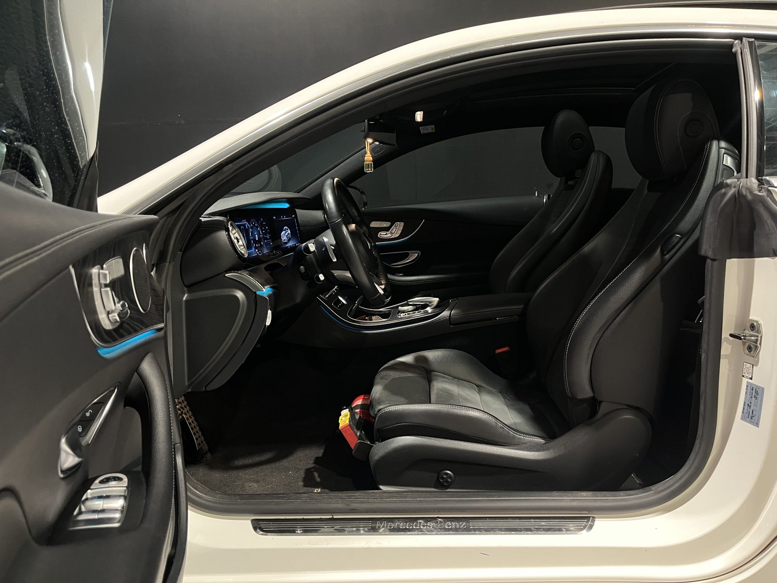 Mercedes-Benz E300 C COUPE 2.0 AT 2019 - Imagen 13 de 18