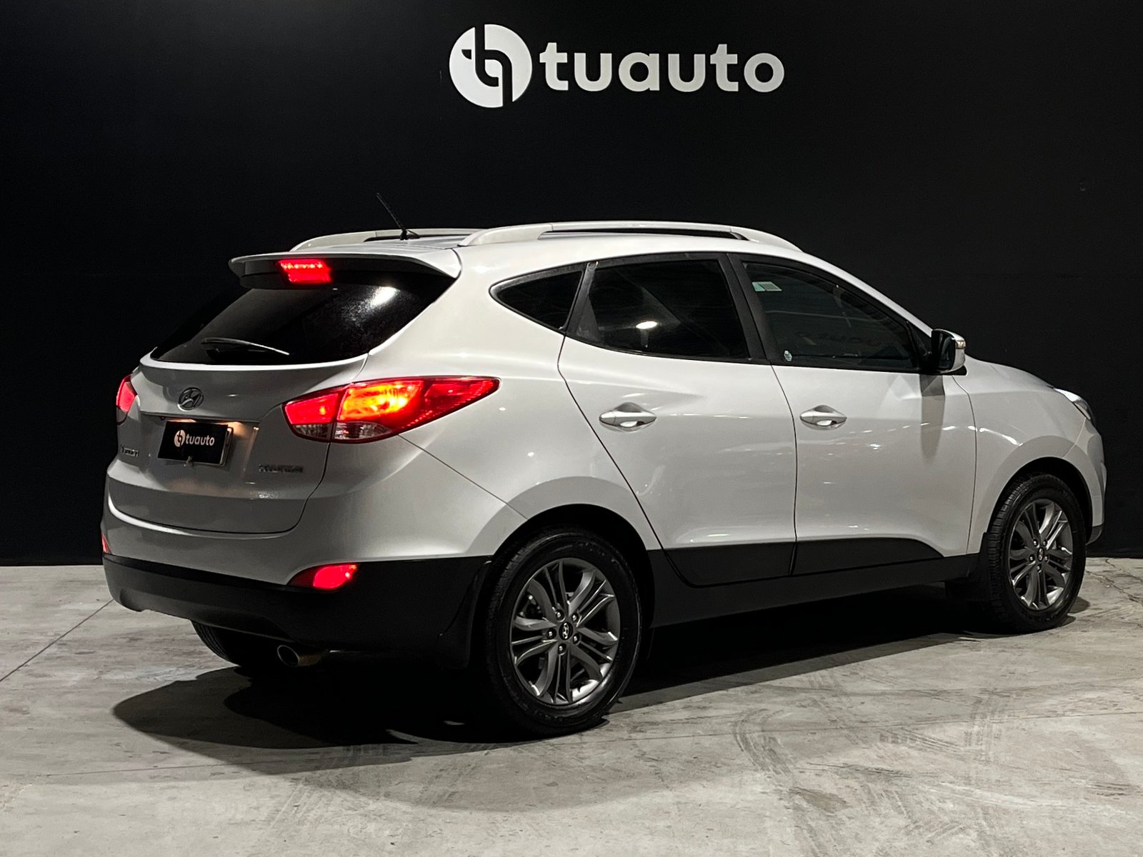 Hyundai TUCSON GL 2.0 MT 2015 - Foto 3 de 18