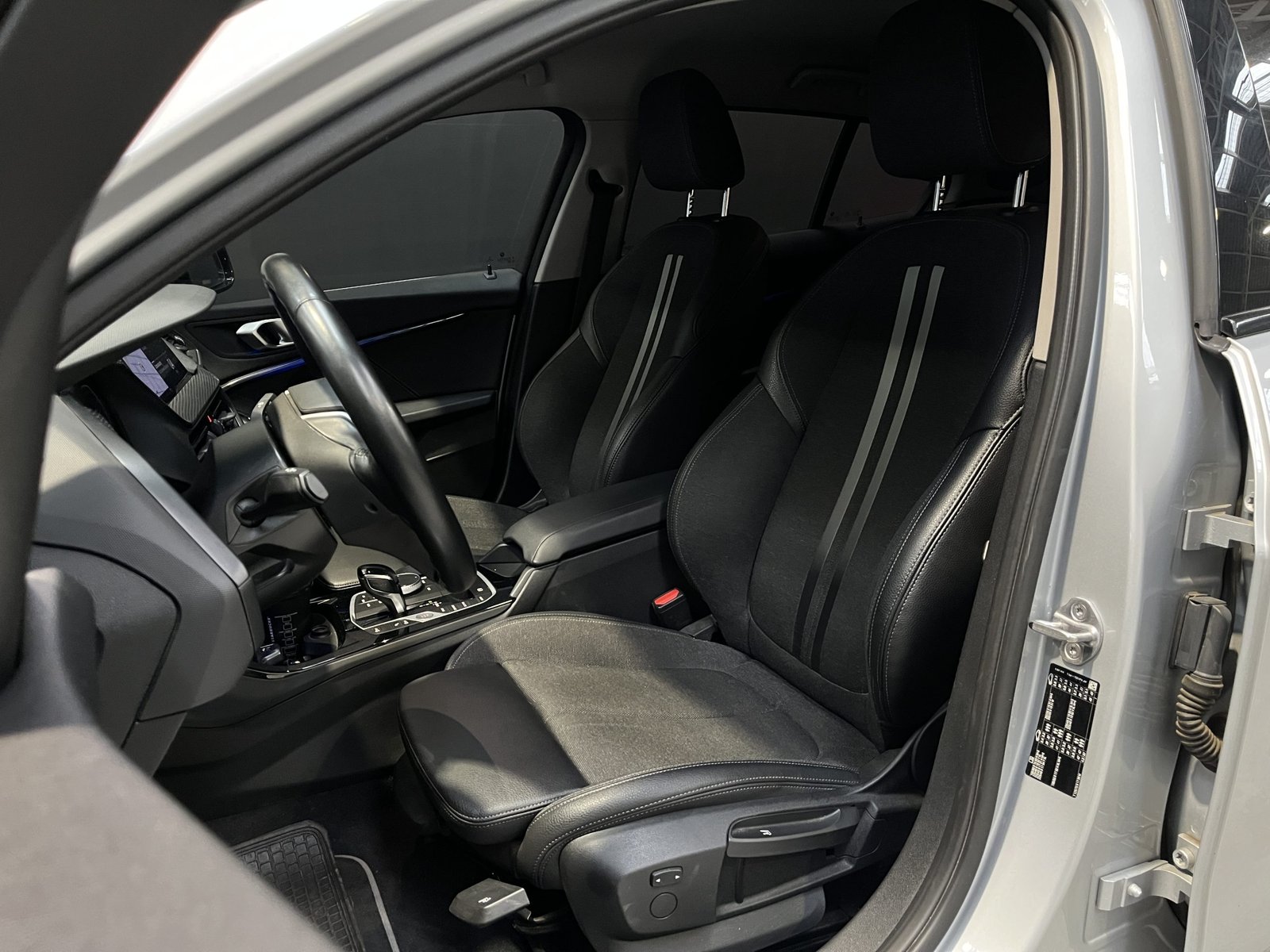 BMW 118I HATCHBACK 1.5 AUT 2022 - Imagen 9 de 19