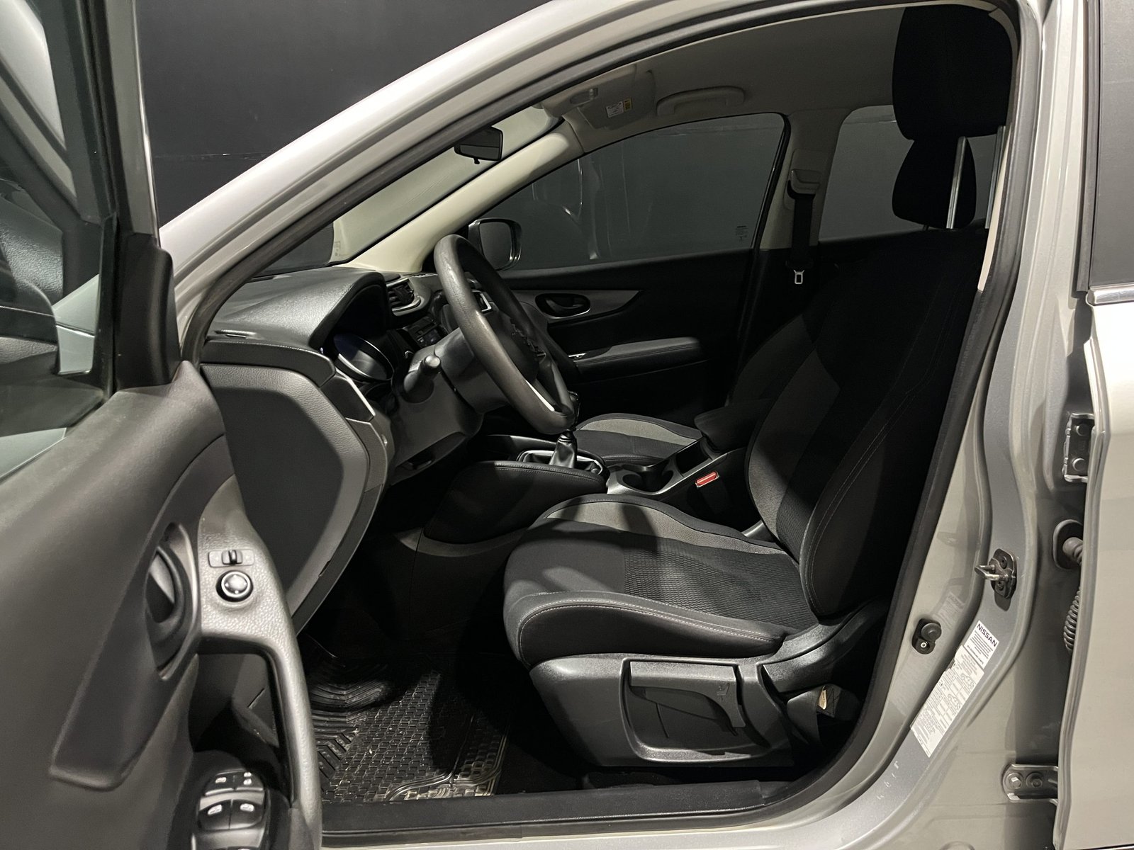 Nissan QASHQAI 2.0 SENSE MT 2020 - Imagen 12 de 18