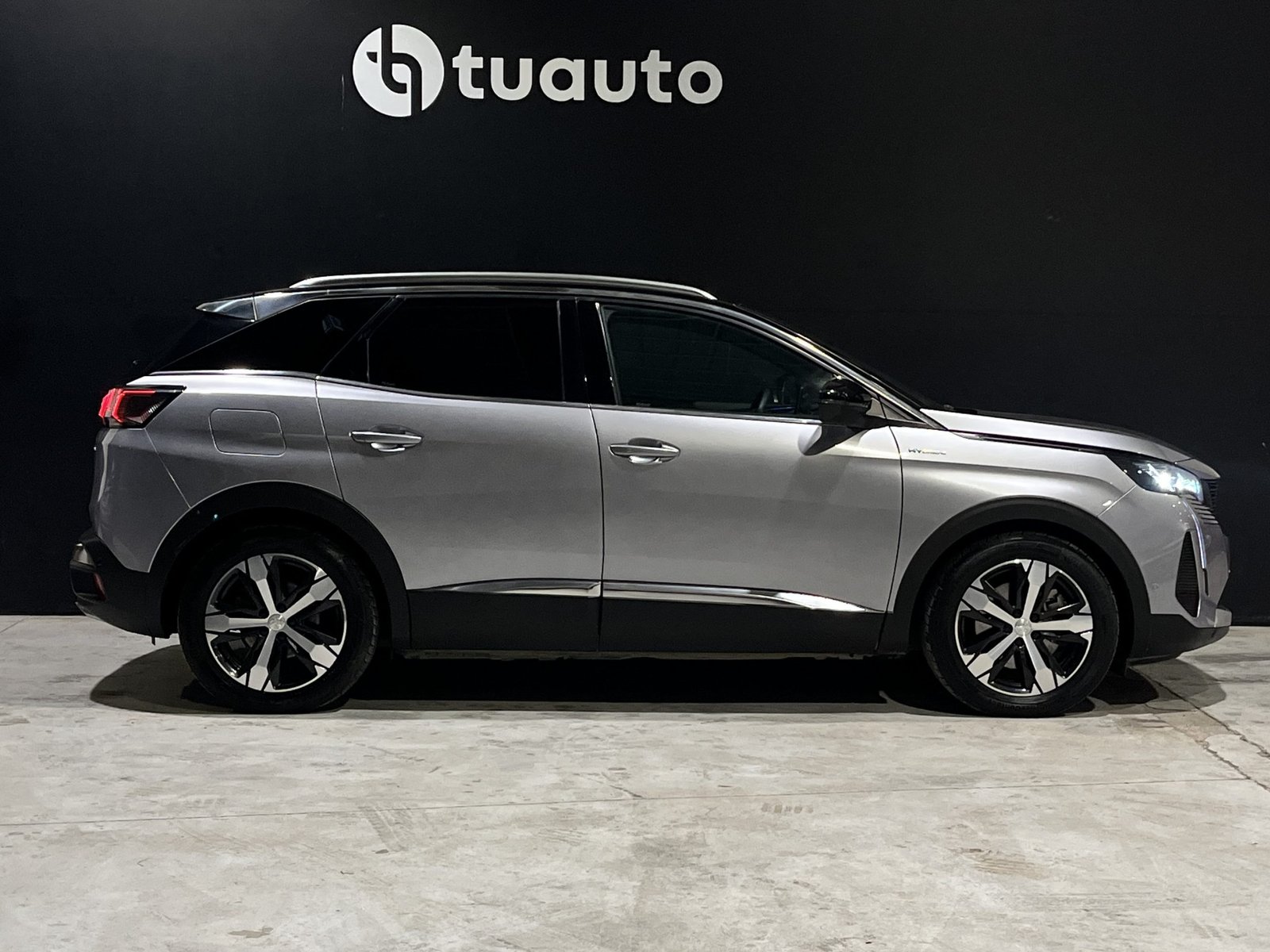 Peugeot 3008 HYBRID 300 4X4 1.6 AUT 2022 - Foto 3 de 20
