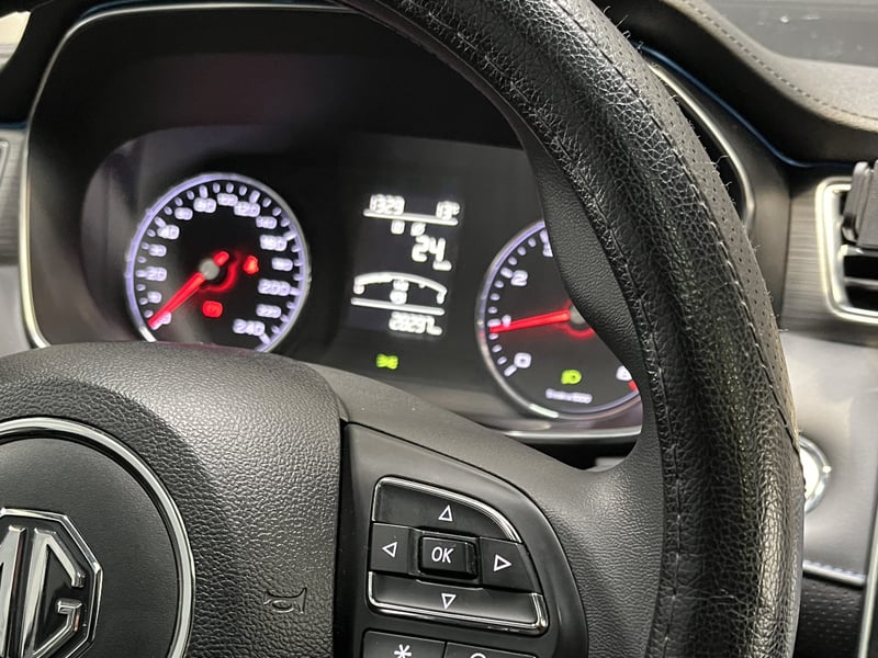 MG RX-5 MT COM 1.5 2024 - Imagen 15 de 16