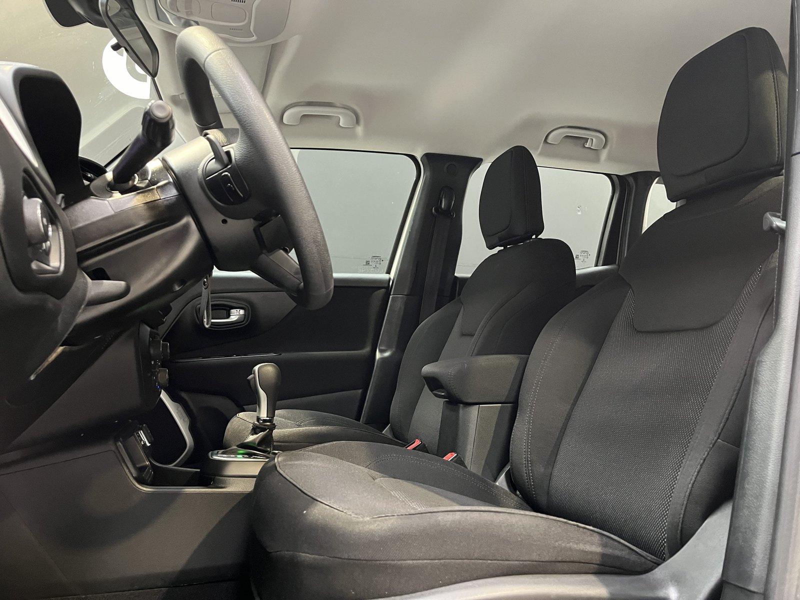 Jeep RENEGADE SPORT LX 1.8 AUT 2020 - Imagen 12 de 18