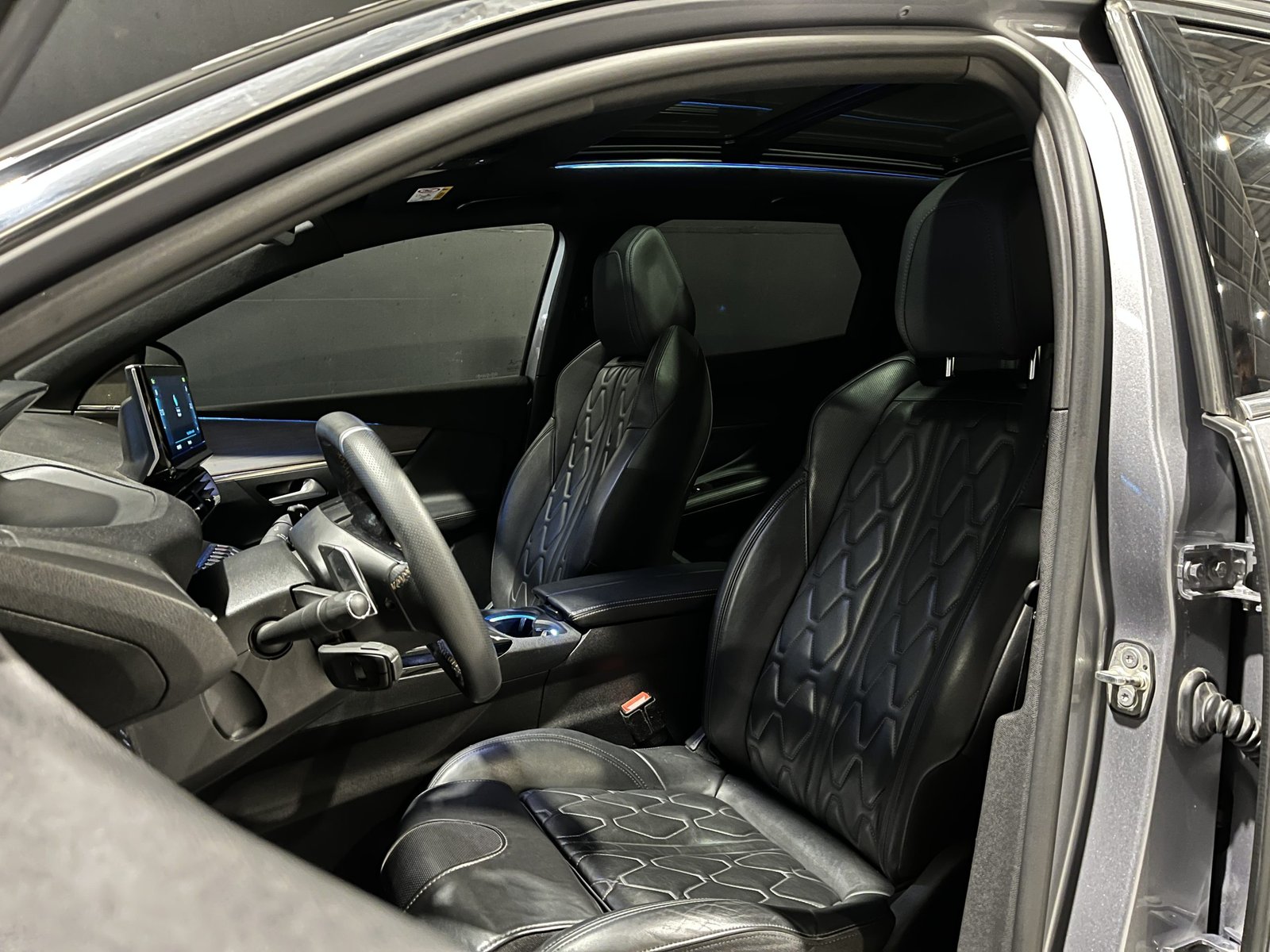 PEUGEOT 3008 HYBRID 300 4X4 1.6 AUT 2022 - Imagen 19 de 20
