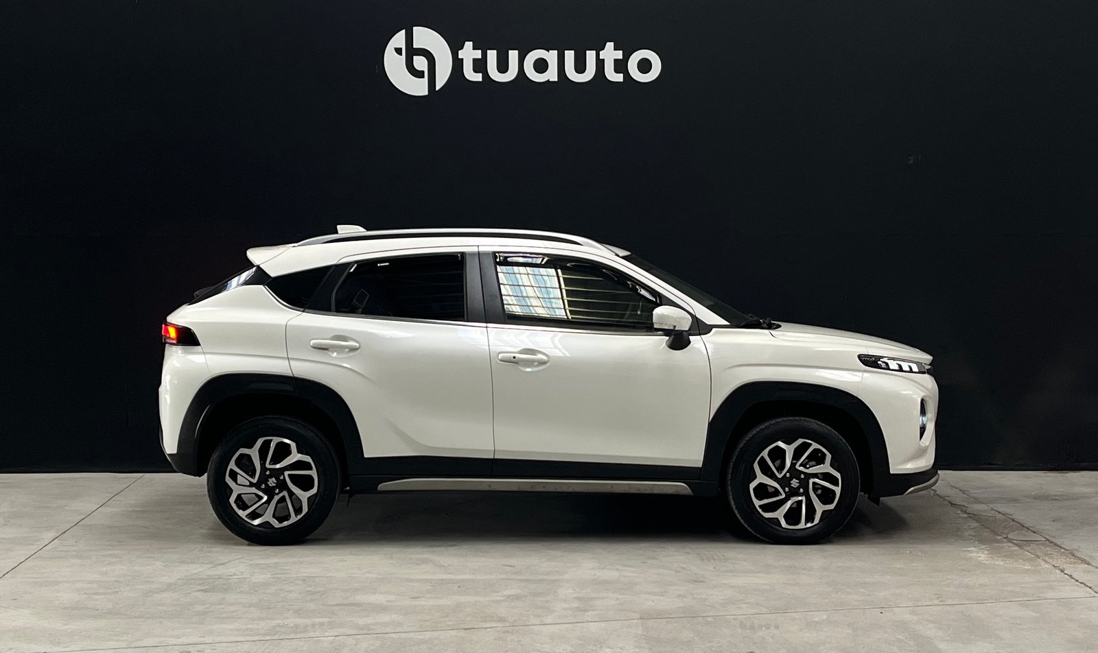Suzuki FRONX GLX HB 1.5 AUT 2024 - Imagen 3 de 19