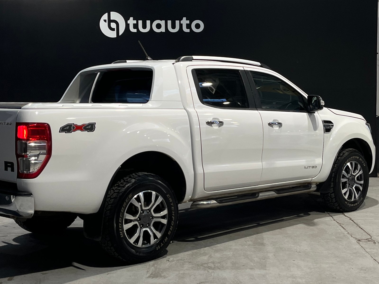 Ford RANGER LIMITED DCAB 4X4 3.2 AUT 2022 - Foto 4 de 19