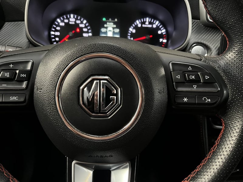 MG ZX CVT 1.5 AUT DLX 2023 - Imagen 14 de 18