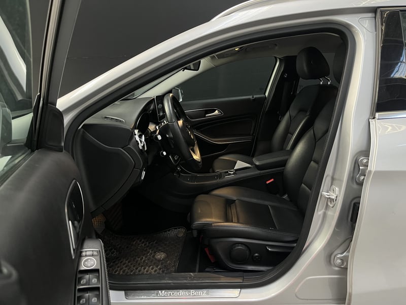 Mercedes-Benz GLA200 1.6 AUT 2018 - Imagen 9 de 19